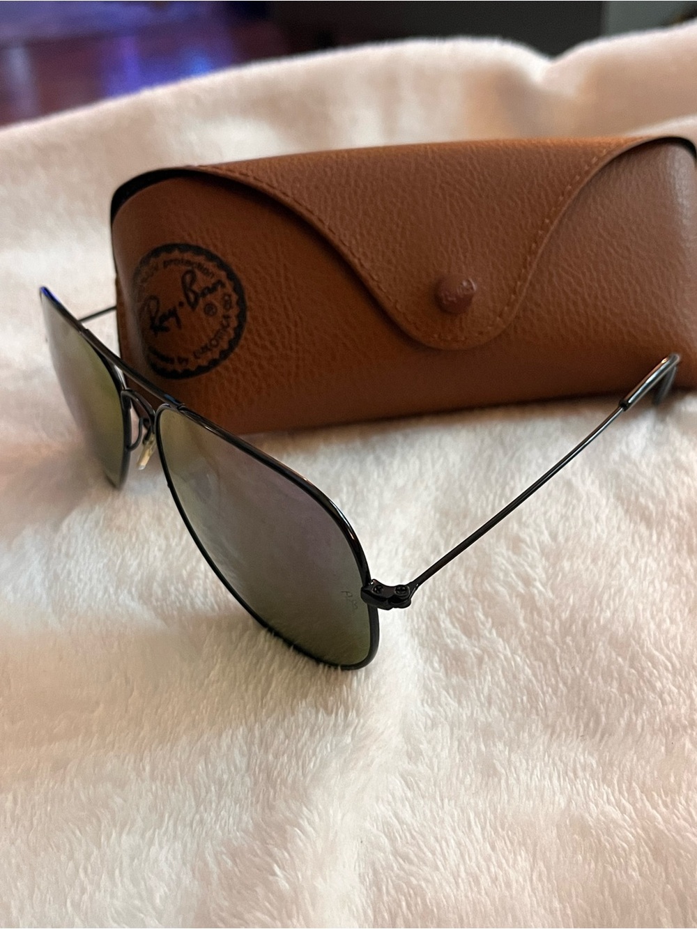 Ray-Ban Women's Aviator Sunglasses with Purple Mirror Lenses - Picture 5 of 6